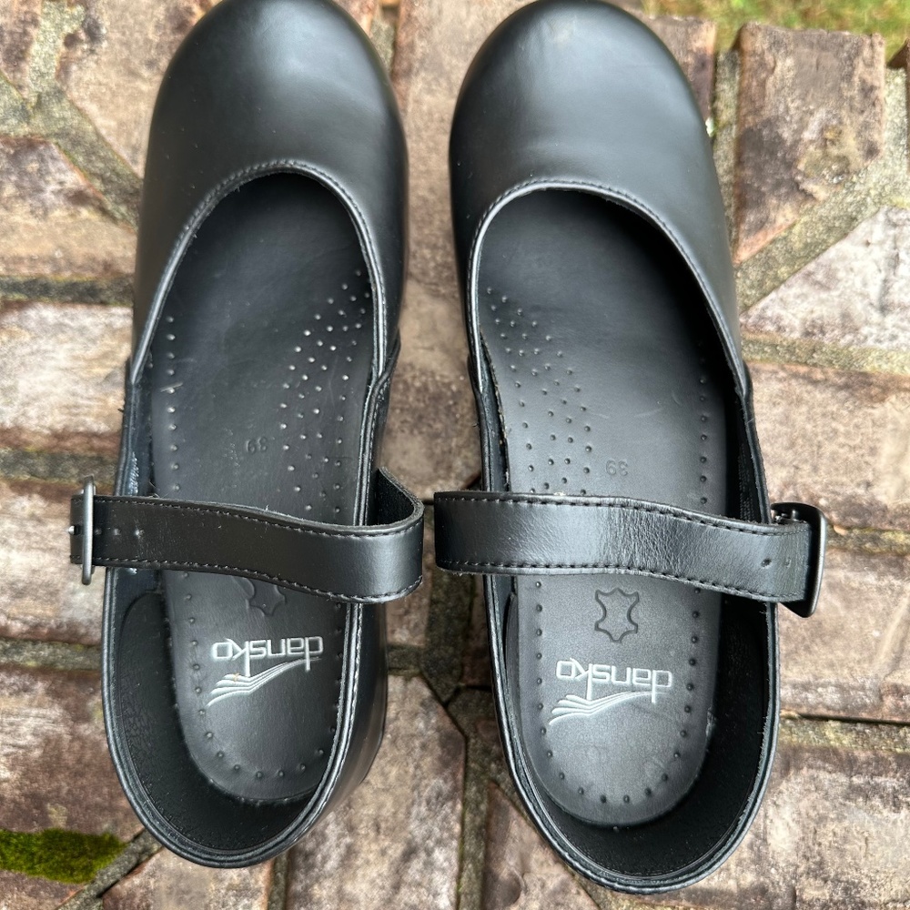 Dansko Women's Black Mary Jane Clogs Size 8.5-9 (39) Black, Like New - Picture 2 of 6